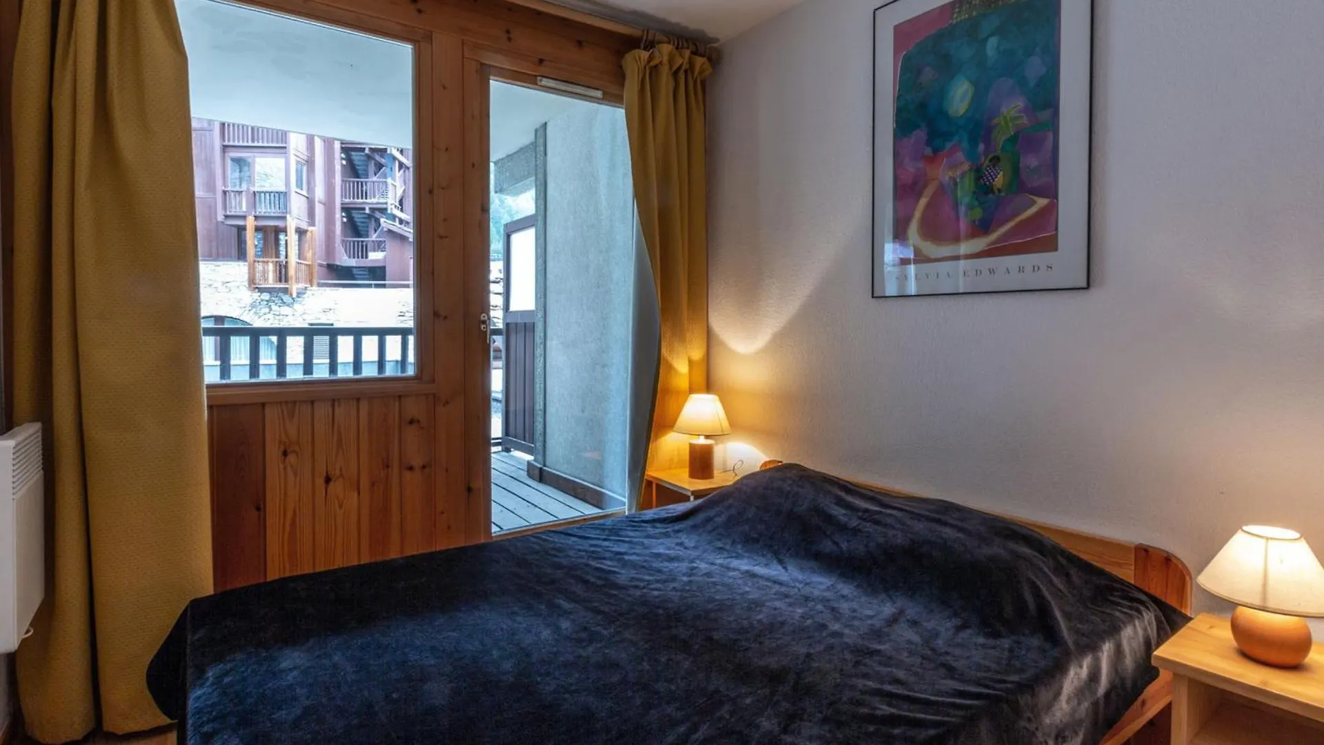 Apartment Charmant Appartement Avec Wifi Et Parking, Au Pied Des Pistes Et Au Coeur De Val-D'Isere - Fr-1-694-207